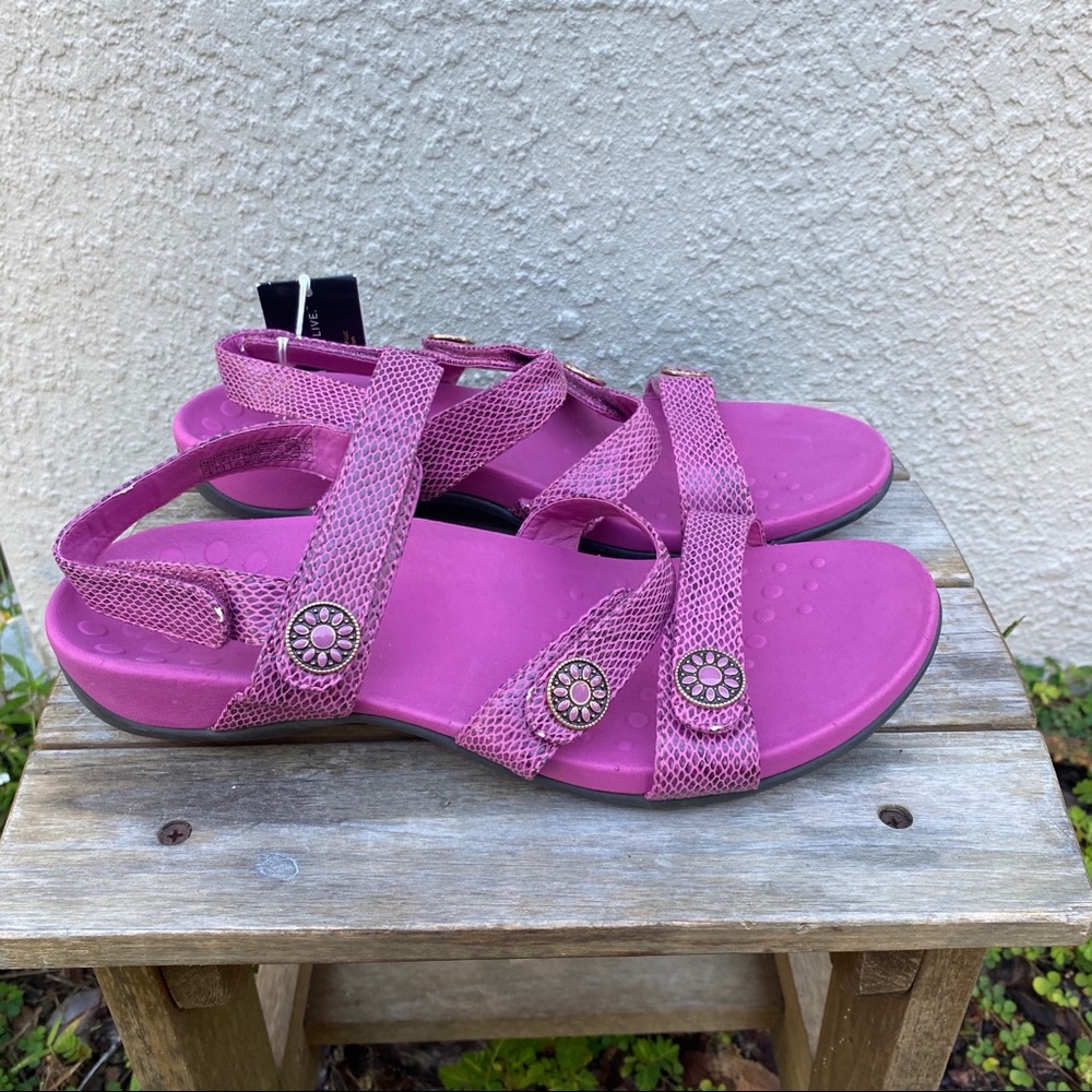 NWT Vionic Cathy Purple Snakeskin Sandals